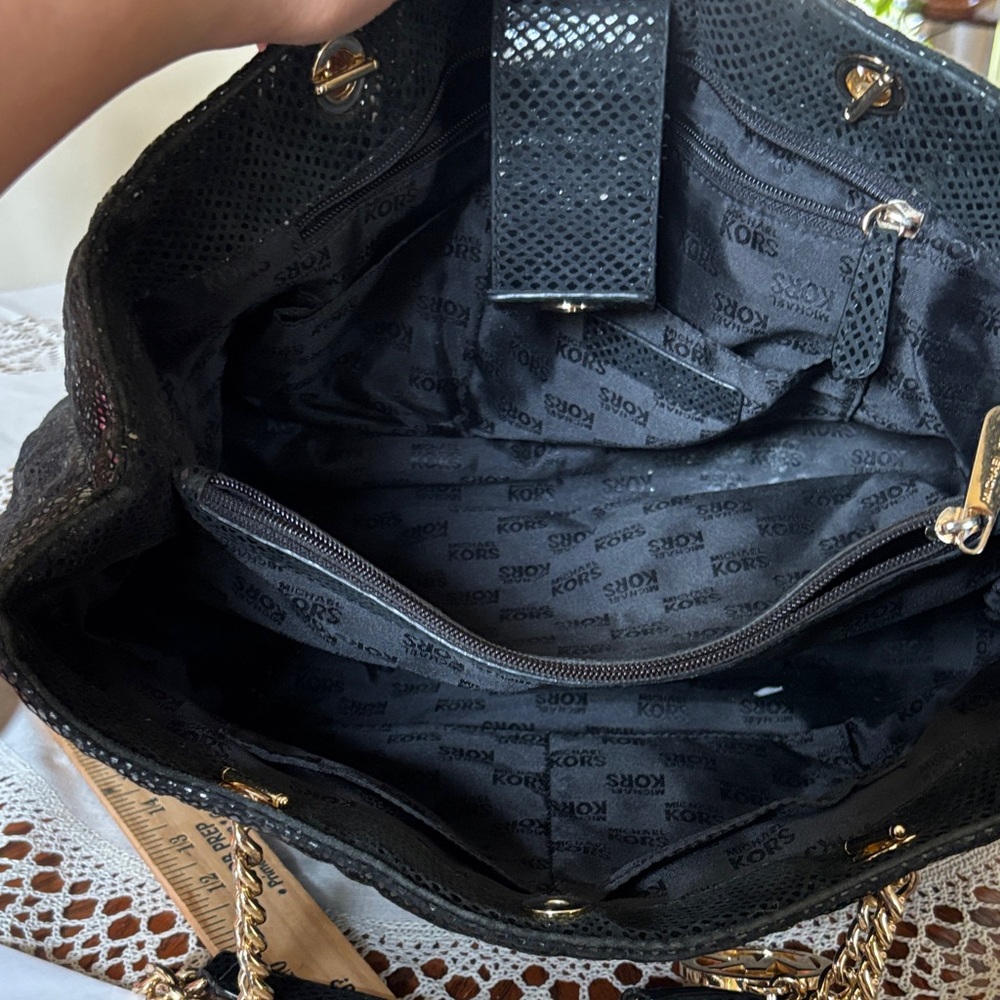 Michael Kors Susannah Black Quilted Gold Chain Shoulder Bag - Picture 6 of 8